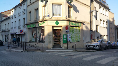 Pharmacie Saint Jacques. à Montmorency