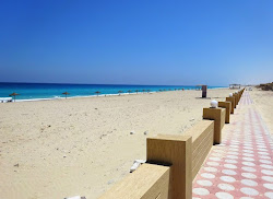 Foto von Al Rawan Resort Beach und die siedlung