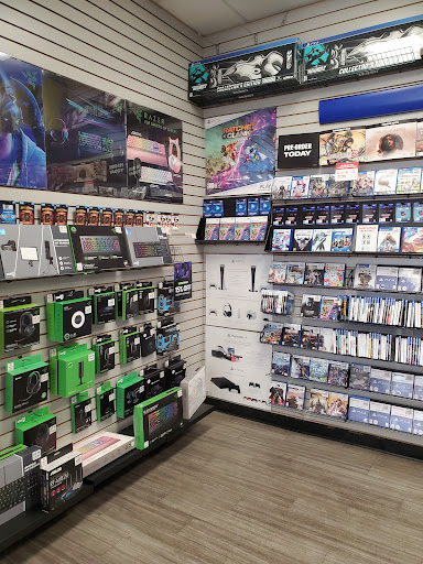 Video Game Store «GameStop», reviews and photos, 3980 Hollis St, Emeryville, CA 94608, USA