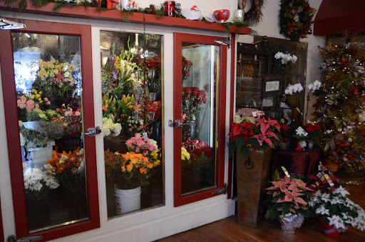 Florist «Carousel Flowers by Shamrock Garden Florist», reviews and photos, 527 S York St, Elmhurst, IL 60126, USA