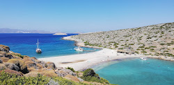 Foto di Kounoupa Beach con molto pulita livello di pulizia