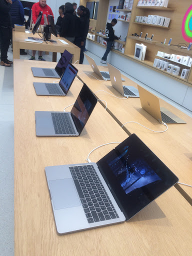 Computer Store «Apple Woodland», reviews and photos, 3195 28th St SE, Grand Rapids, MI 49512, USA