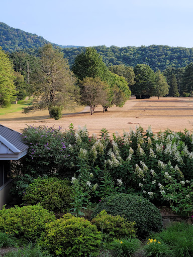 Hotel «Waynesville Inn Golf Resort and Spa», reviews and photos, 176 Country Club Dr, Waynesville, NC 28786, USA