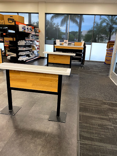 Print Shop «FedEx Office Print & Ship Center», reviews and photos, 10401 Pines Blvd, Pembroke Pines, FL 33026, USA