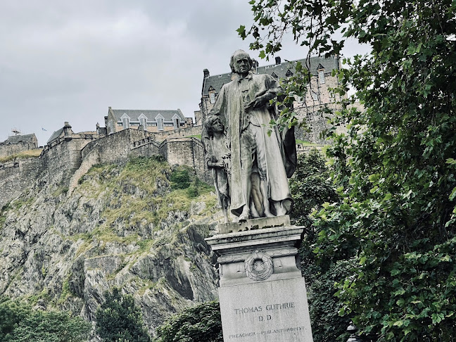 Reviews of Statue of Thomas Guthrie in Edinburgh - Museum