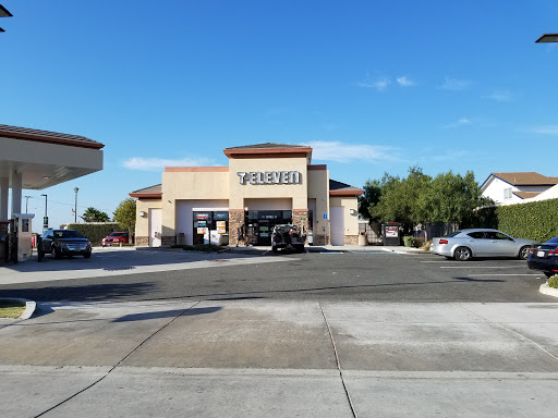 7-Eleven, 13982 Bolsa Chica Rd, Westminster, CA 92683, USA, 