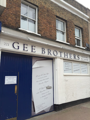 Gee Brothers - London