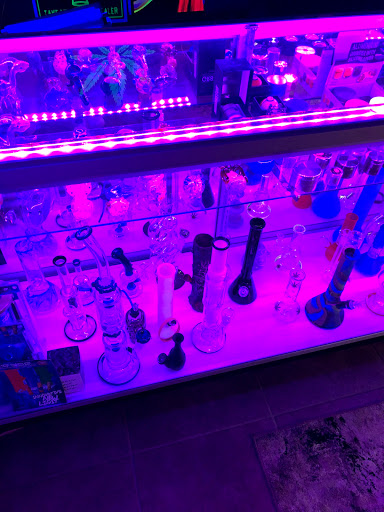 Vaporizer Store «UP IN SMOKE Vapes & Tobacco Shop», reviews and photos, 176 US-202 #114, Ringoes, NJ 08551, USA