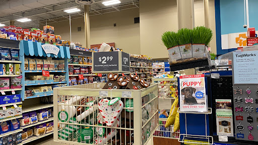 Pet Supply Store «PetSmart», reviews and photos, 60 NJ-17, Paramus, NJ 07652, USA