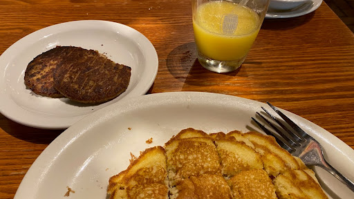 American Restaurant «Cracker Barrel Old Country Store», reviews and photos, 2371 E Aurora Rd, Twinsburg, OH 44087, USA