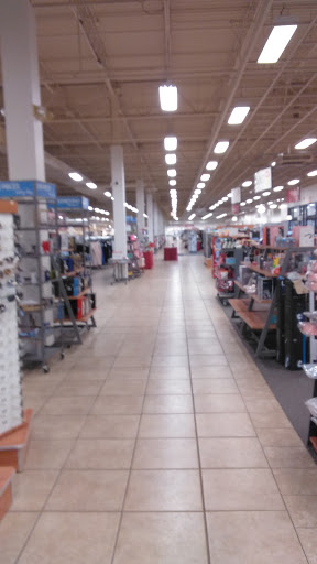 Clothing Store «Burlington Coat Factory», reviews and photos, 1555 S Lake St, Mundelein, IL 60060, USA