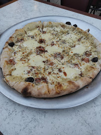 Plats et boissons du Pizzeria La Pizz' à Lino à Marseille - n°3
