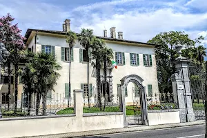 Villa Camilla image