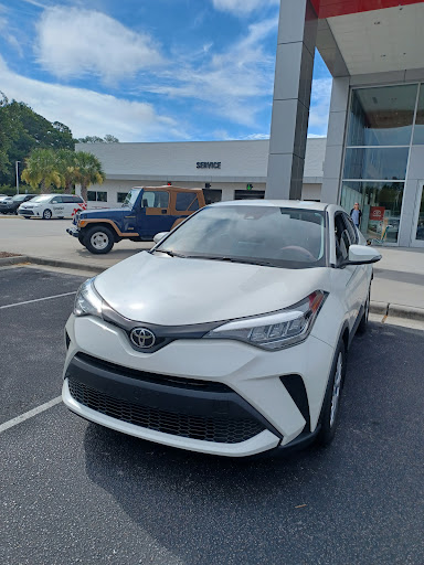 Toyota Dealer «Hendrick Toyota of Wilmington», reviews and photos, 5640 Market St, Wilmington, NC 28405, USA