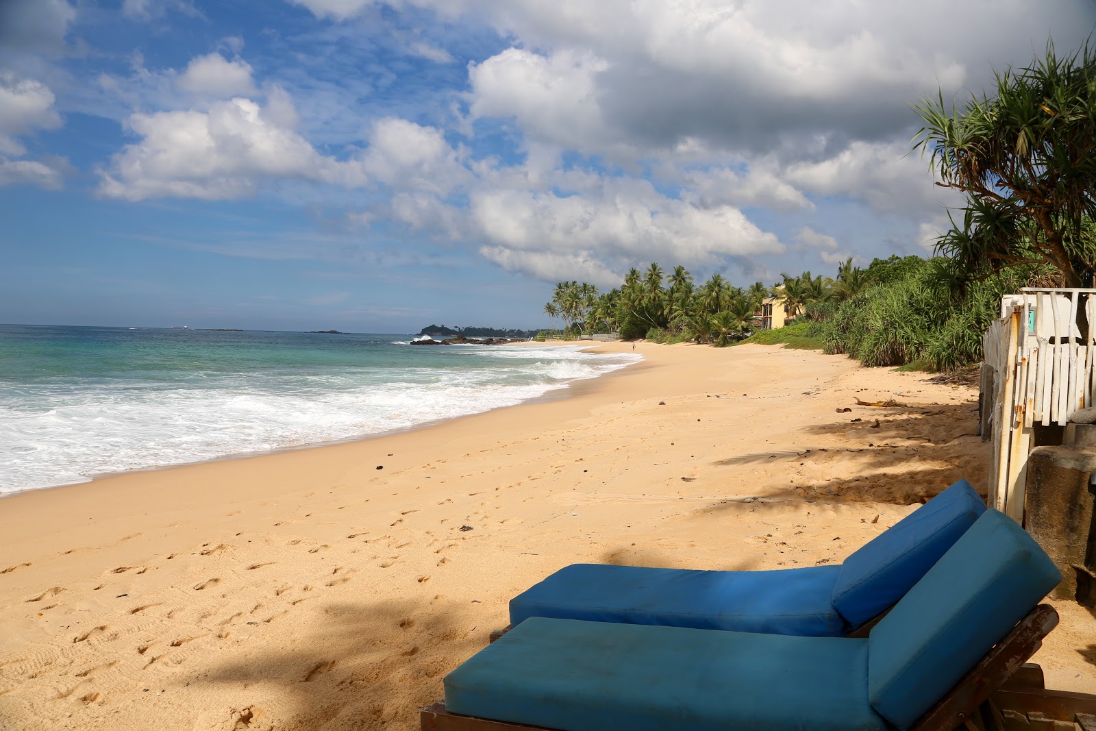 Photo of Nagahawatta Beach and the settlement