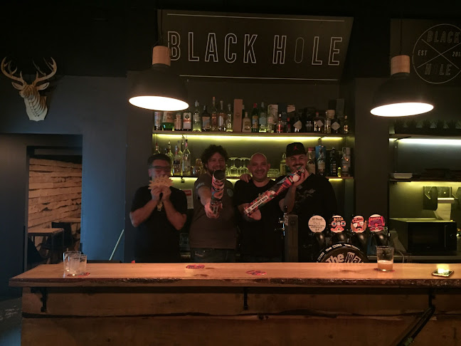Black Hole - Pub