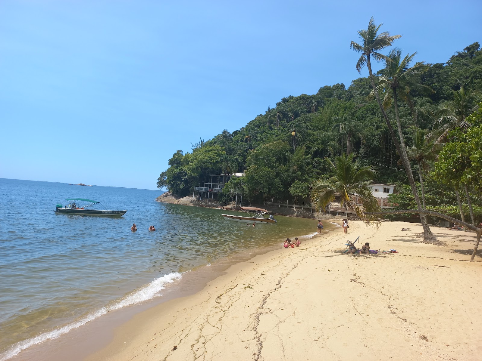 Foto von Maria Russa Strand mit beiger sand Oberfläche