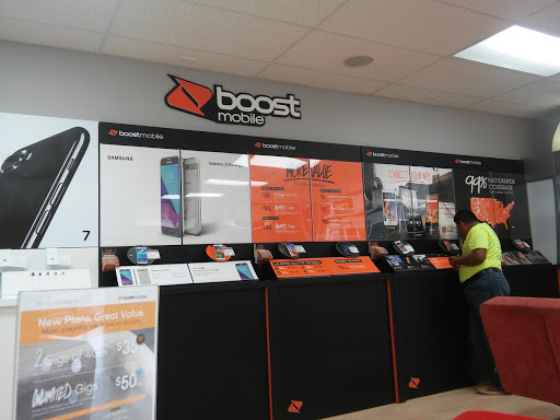 Cell Phone Store «Boost Mobile Store by Yakety Yak Wireless», reviews and photos, 9904 Old Baymeadows Rd, Jacksonville, FL 32256, USA
