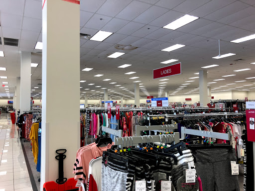 Clothing Store «Burlington Coat Factory», reviews and photos, 6120 Northwest Hwy, Crystal Lake, IL 60014, USA