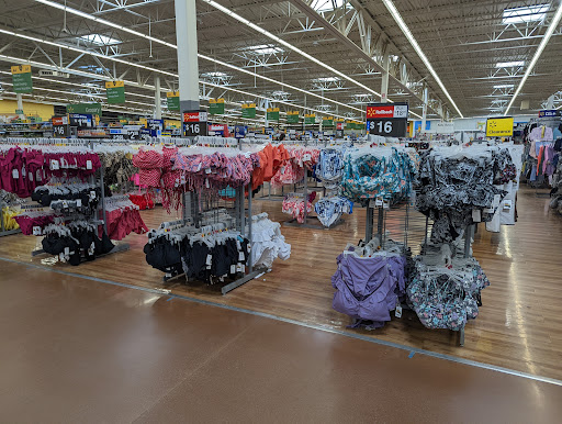 Department Store «Walmart Supercenter», reviews and photos, 415 34th St N, Dilworth, MN 56529, USA