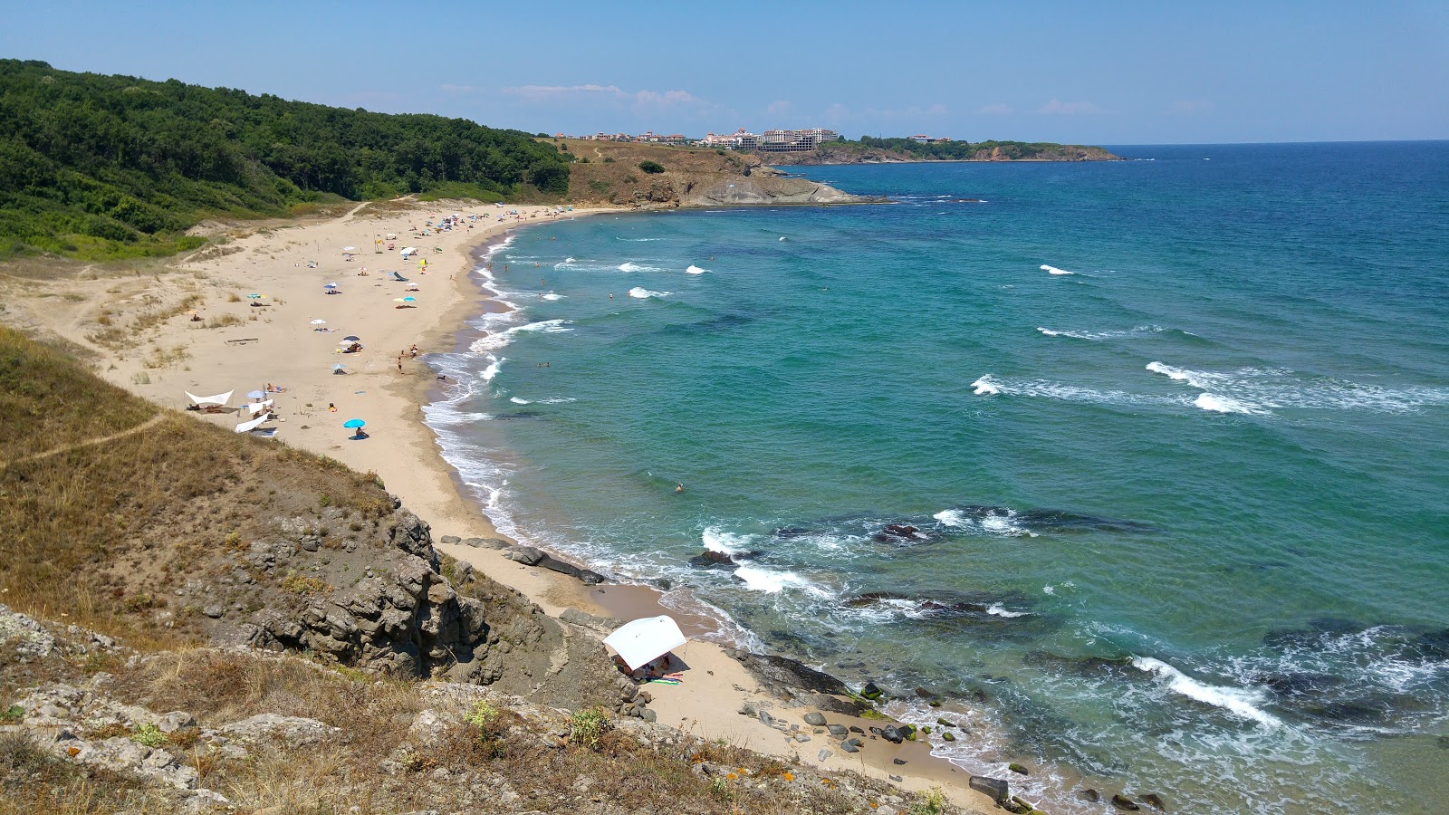 Φωτογραφία του Lipite beach II με φωτεινή άμμος επιφάνεια