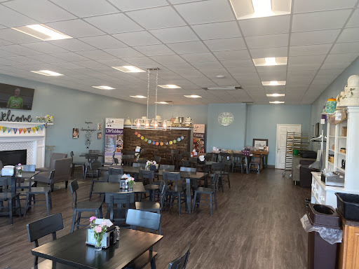 Bakery «Heitzman Traditional Bakery and Deli», reviews and photos, 9426 Shelbyville Rd, Louisville, KY 40222, USA