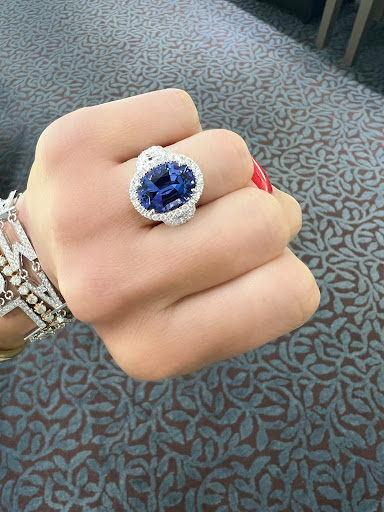 Jewelry Store «Gail Jewelers», reviews and photos, 844 Avocado Ave, Newport Beach, CA 92660, USA