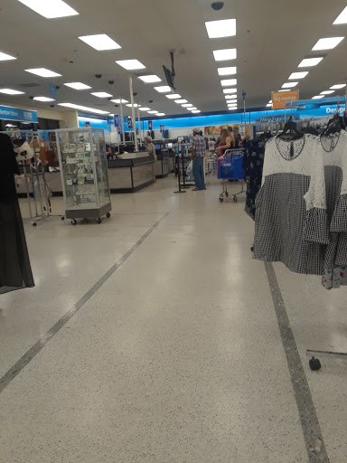 Clothing Store «Ross Dress for Less», reviews and photos, 835 Cortez Rd W, Bradenton, FL 34207, USA
