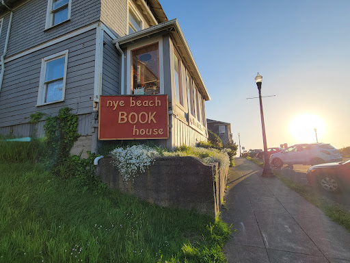 Used Book Store «Nye Beach Book House LLC», reviews and photos, 727 NW 3rd St, Newport, OR 97365, USA