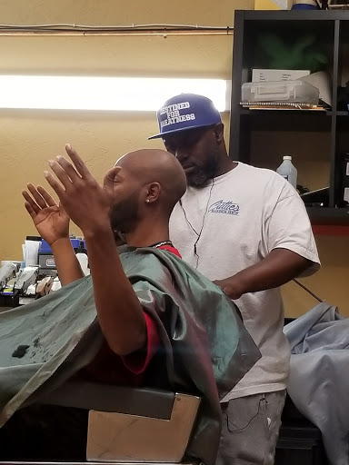 Barber Shop «cutties barber shop», reviews and photos, 1636 E Southern Ave, Phoenix, AZ 85040, USA