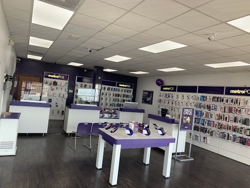 Cell Phone Store «MetroPCS Authorized Dealer», reviews and photos, 450 E Hwy 67, Duncanville, TX 75137, USA