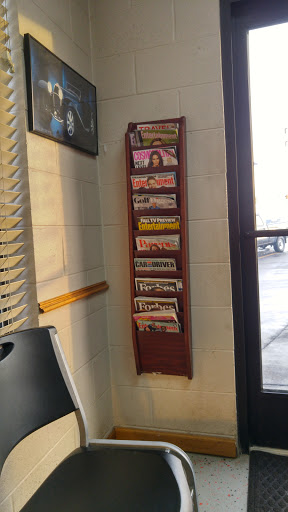 Auto Repair Shop «Quality Lubrication Oil Change and Auto Center», reviews and photos, 3450 E Walton Blvd, Auburn Hills, MI 48326, USA