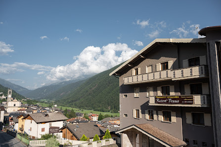 Hotel Vezza Alpine lodge & SPA Via Dante Alighieri, 15, 25059 Vezza D'oglio BS, Italia