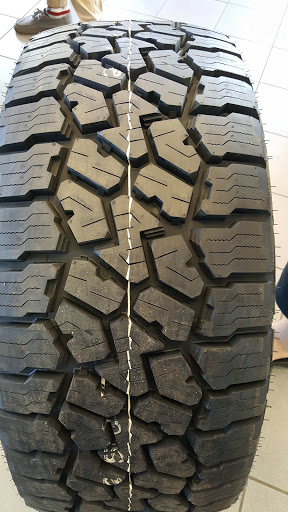 Tire Shop «Discount Tire Store - Murray, UT», reviews and photos, 120 E 4500 S, Murray, UT 84107, USA