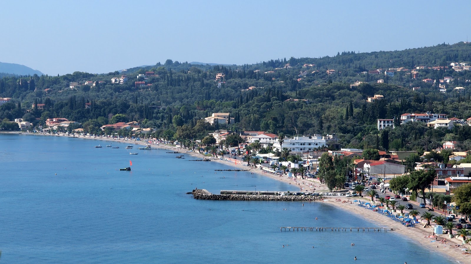 Fotografie cu Ipsos beach cu drept și lung