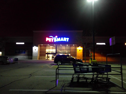 Pet Supply Store «PetSmart», reviews and photos, 350 Fifth St, Oswego, IL 60543, USA