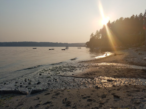 Grocery Store «Indianola Country Store & Deli», reviews and photos, 9175 NE Shore Dr, Indianola, WA 98342, USA