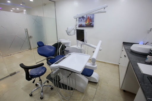 Glaze Dental & Breath Clinic, 17j Admiral Ayinla Way, Lekki Phase I 106104, Lekki, Nigeria, Dentist, state Lagos