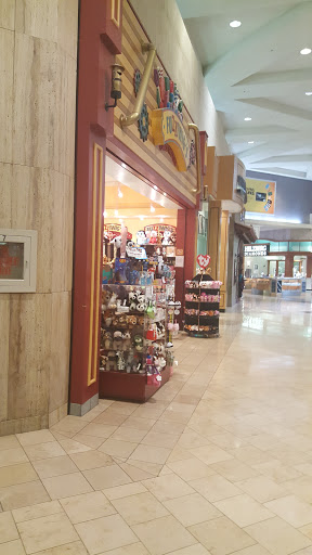 Shopping Mall «Paradise Valley Mall», reviews and photos, 4568 E Cactus Rd, Phoenix, AZ 85032, USA