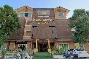 Le Parc Wangnang Hotel image