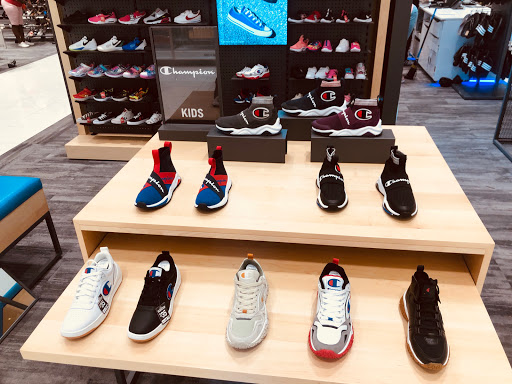 Clothing Store «Finish Line», reviews and photos, 422 Fulton St, Brooklyn, NY 11201, USA