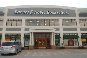 Barnes & Noble image
