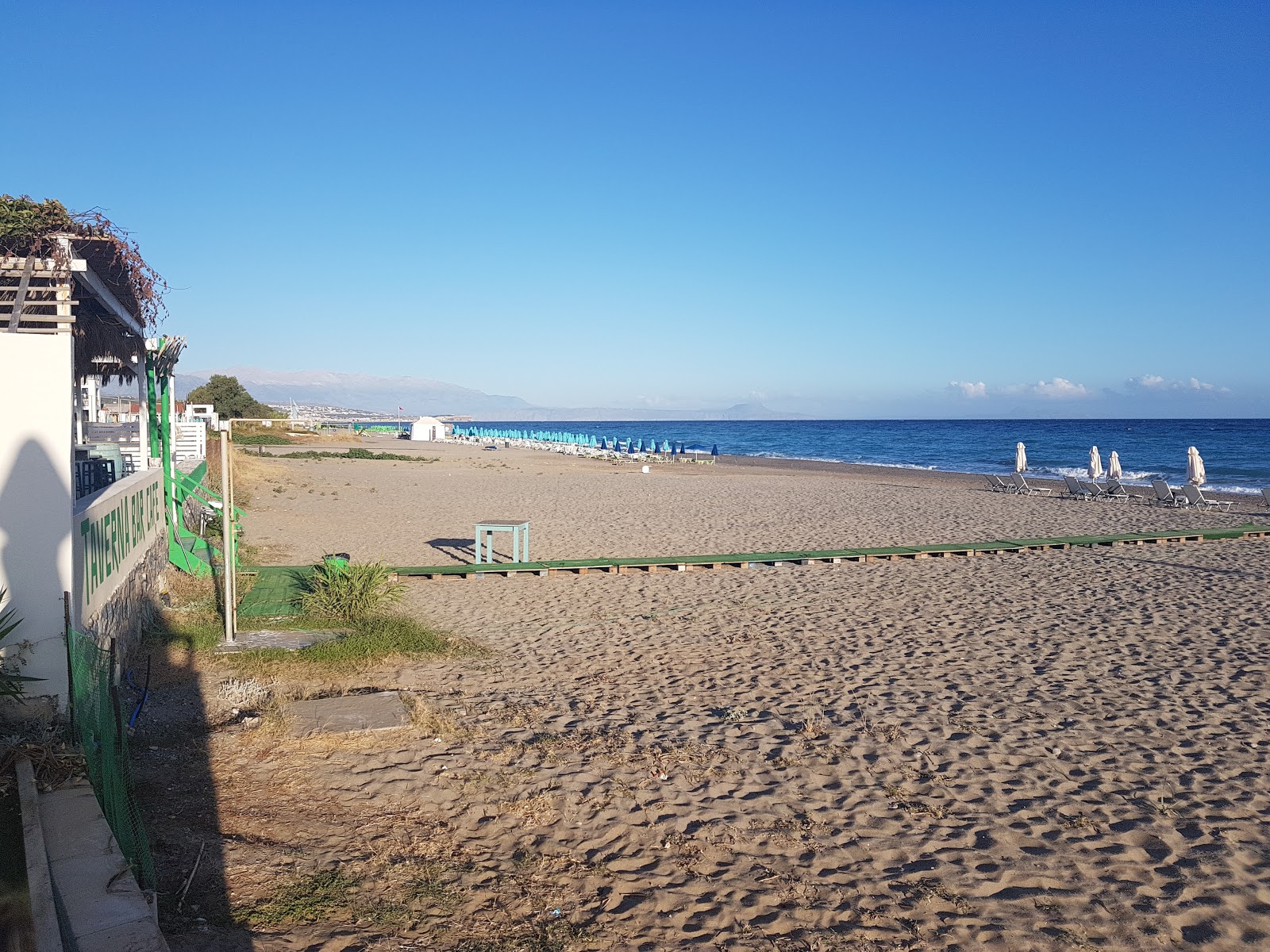 Beach Adelianos Kampos的照片 具有非常干净级别的清洁度