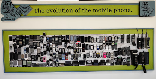 Electronics Repair Shop «WirelesSpot», reviews and photos, 1906 Grand Ave, Waukegan, IL 60085, USA