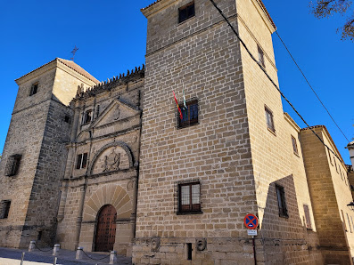 Escuela de Arte Casa de las Torres Casa de las Torres, Pl. San Lorenzo, 7, 23400 Úbeda, Jaén, España