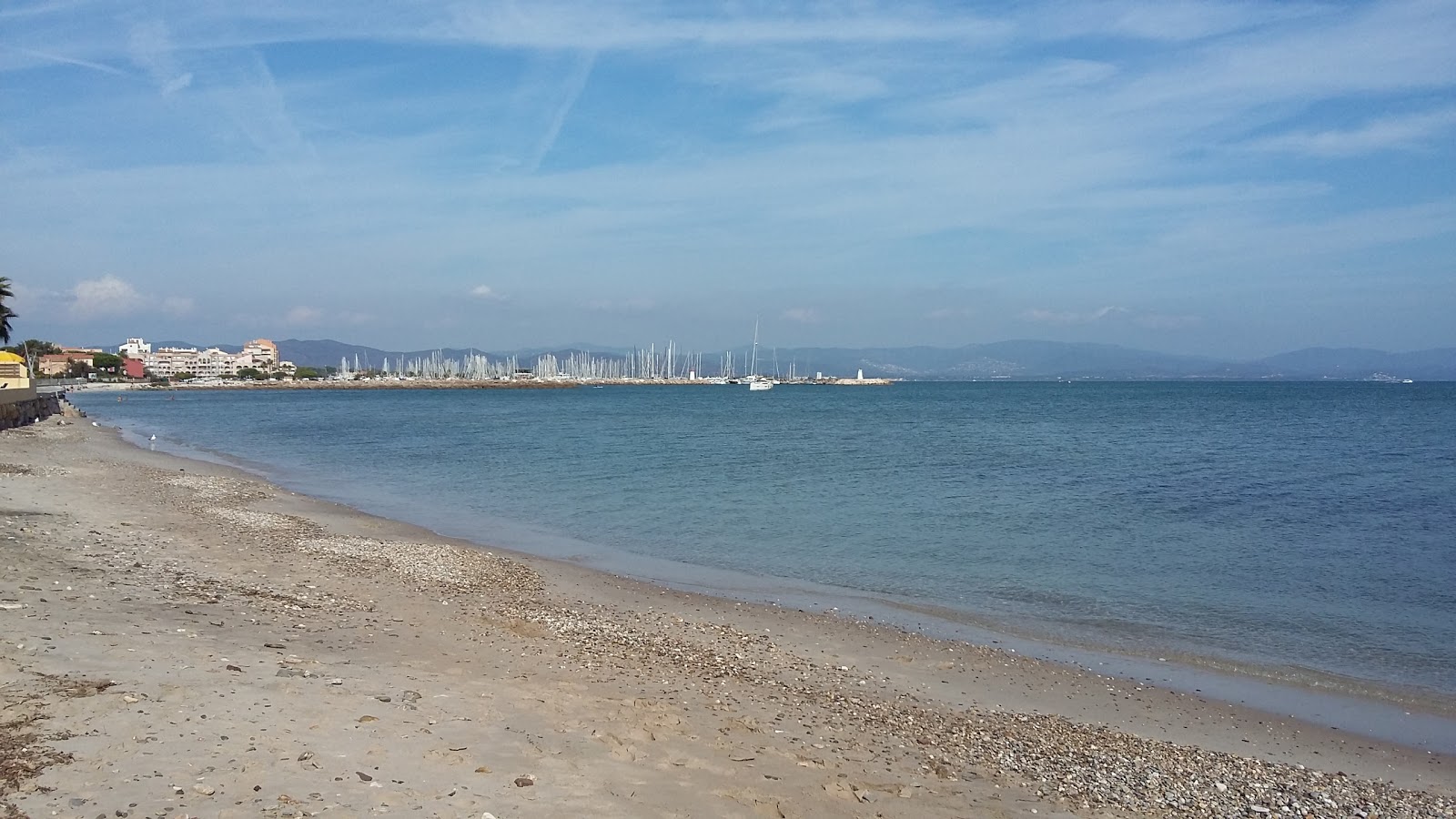 Φωτογραφία του Capte beach II με φωτεινή άμμος επιφάνεια
