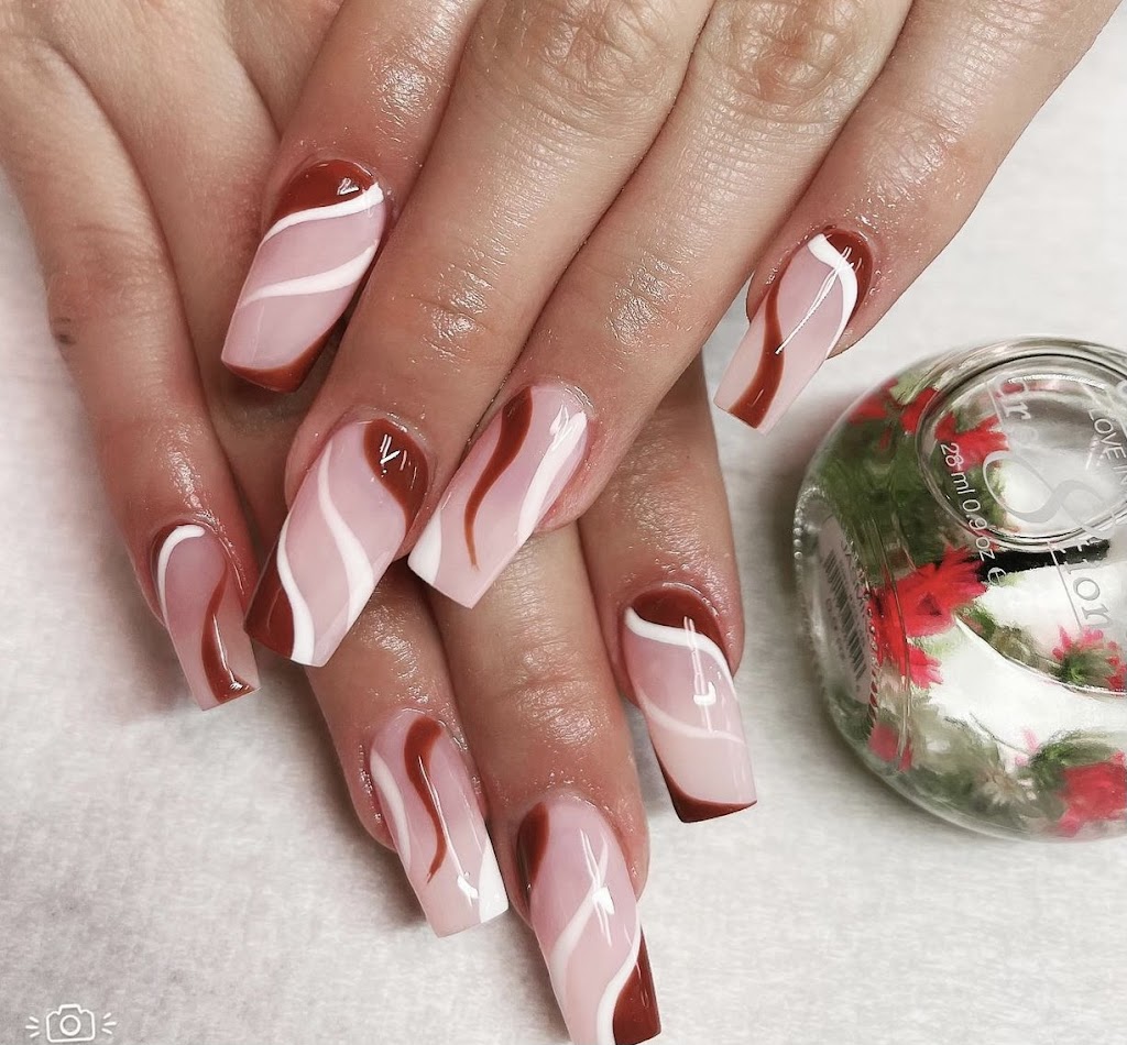 Taylor Nails And Spa 85939