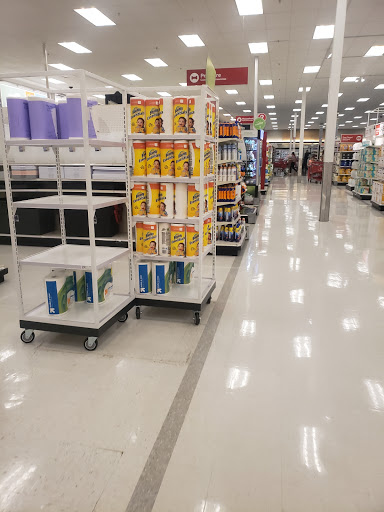 Department Store «Target», reviews and photos, 800 Broadview Village Sq, Broadview, IL 60155, USA