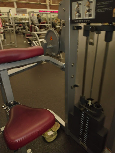 Gym «McVeigh Sports & Fitness Center», reviews and photos, 2160 Liggett Avenue, Fort Lewis, WA 98433, USA