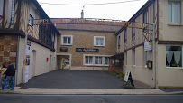 Extérieur du Hôtel et Restaurant -Logis Les Agriculteurs- à Saint-Pierre-en-Auge - n°10